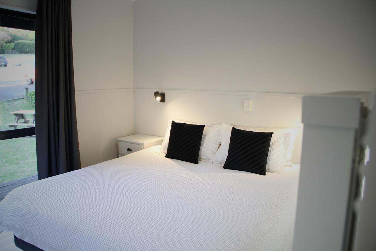 Hugo & Carters Backpackers & Motel Tauranga Luaran gambar A bedroom at the hotel